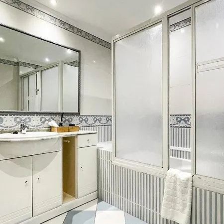 Guest house Sofeelings Piso 1, Baixa De *