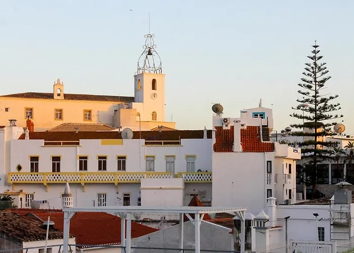 Sofeelings Piso 1, Baixa De ゲストハウス