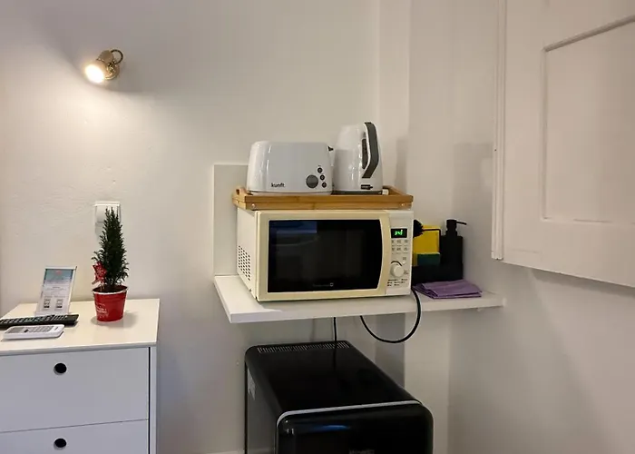 ゲストハウス Sofeelings Piso 1, Baixa De