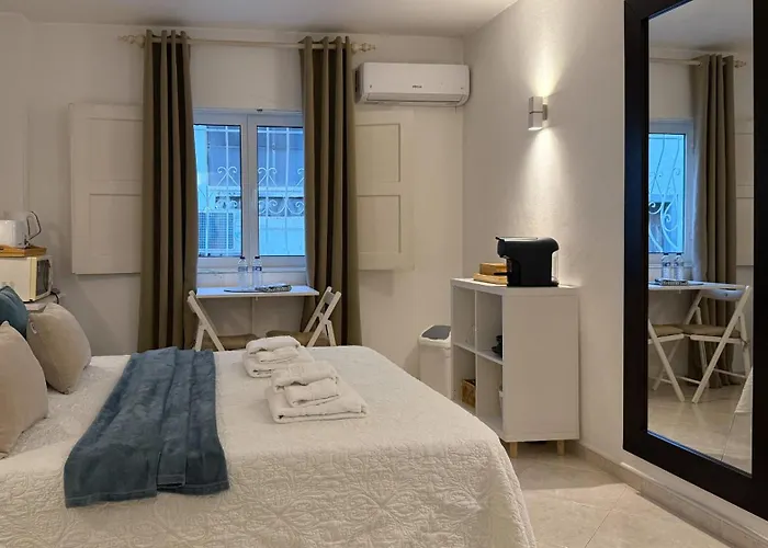 Sofeelings Piso 1, Baixa De ゲストハウス